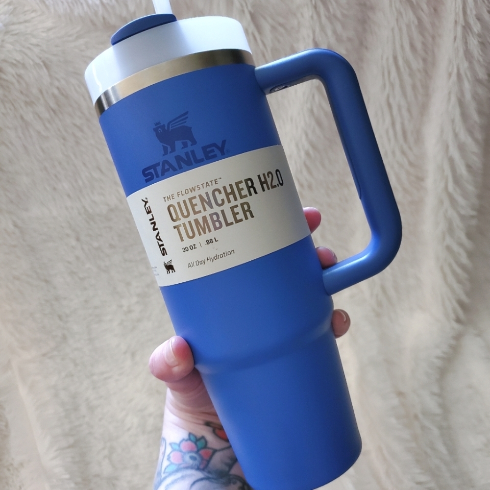 NWT Stanley Flowstate Quencher - Iris, 30 oz